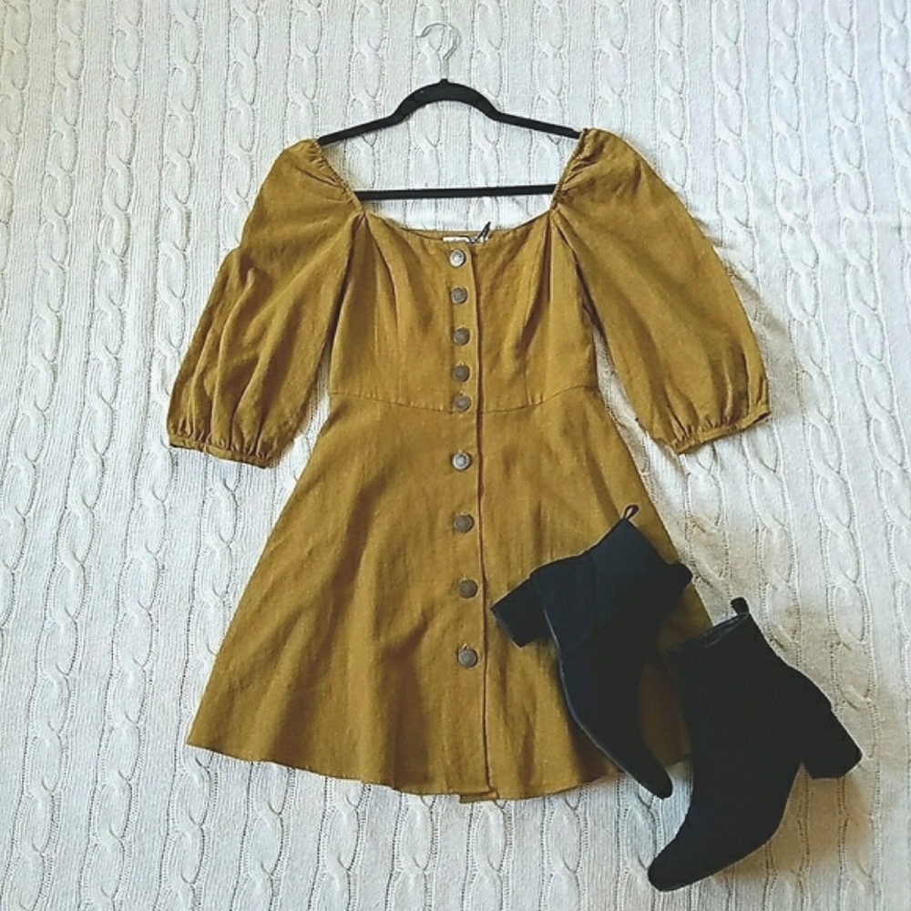 NWT Golden Linen Blend Sun Button Dress